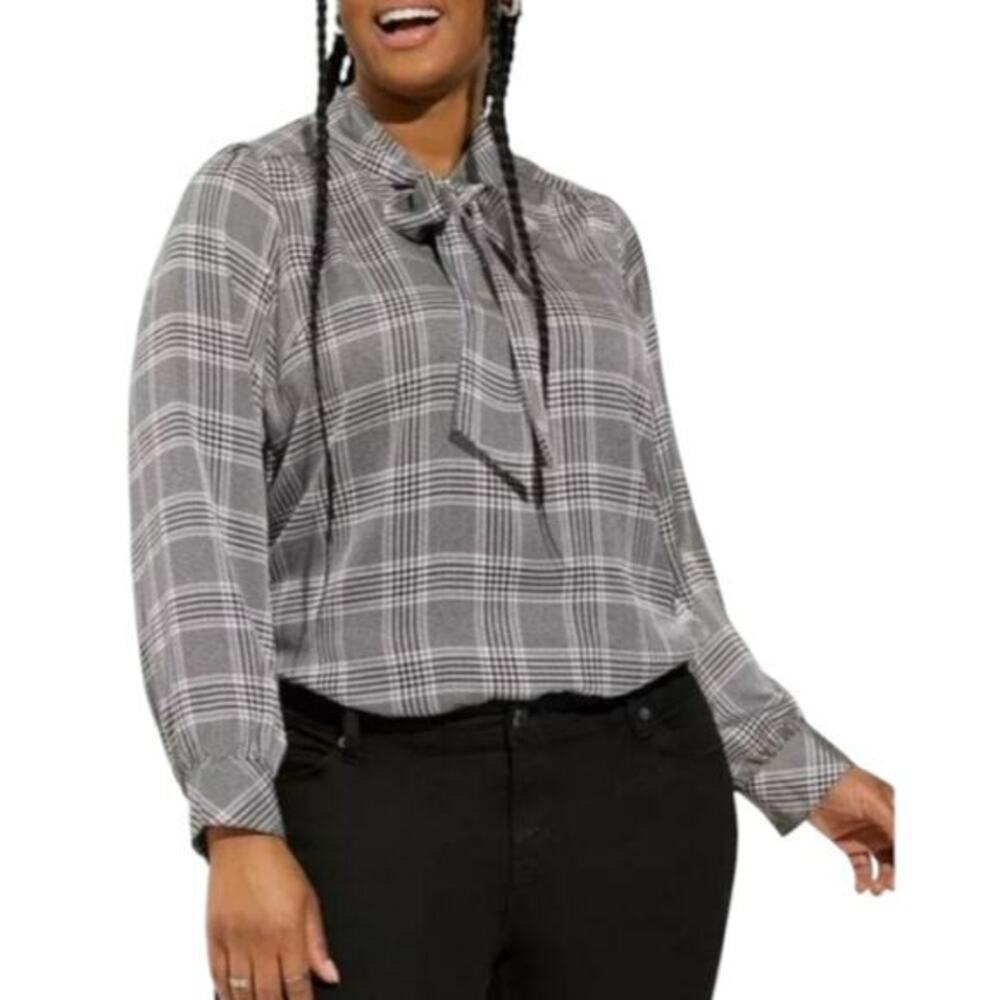 Torrid STUDIO BUBBLE SATIN BOW TIE BLOUSE GLEN PLAID Black White‎ Purple 3X New
